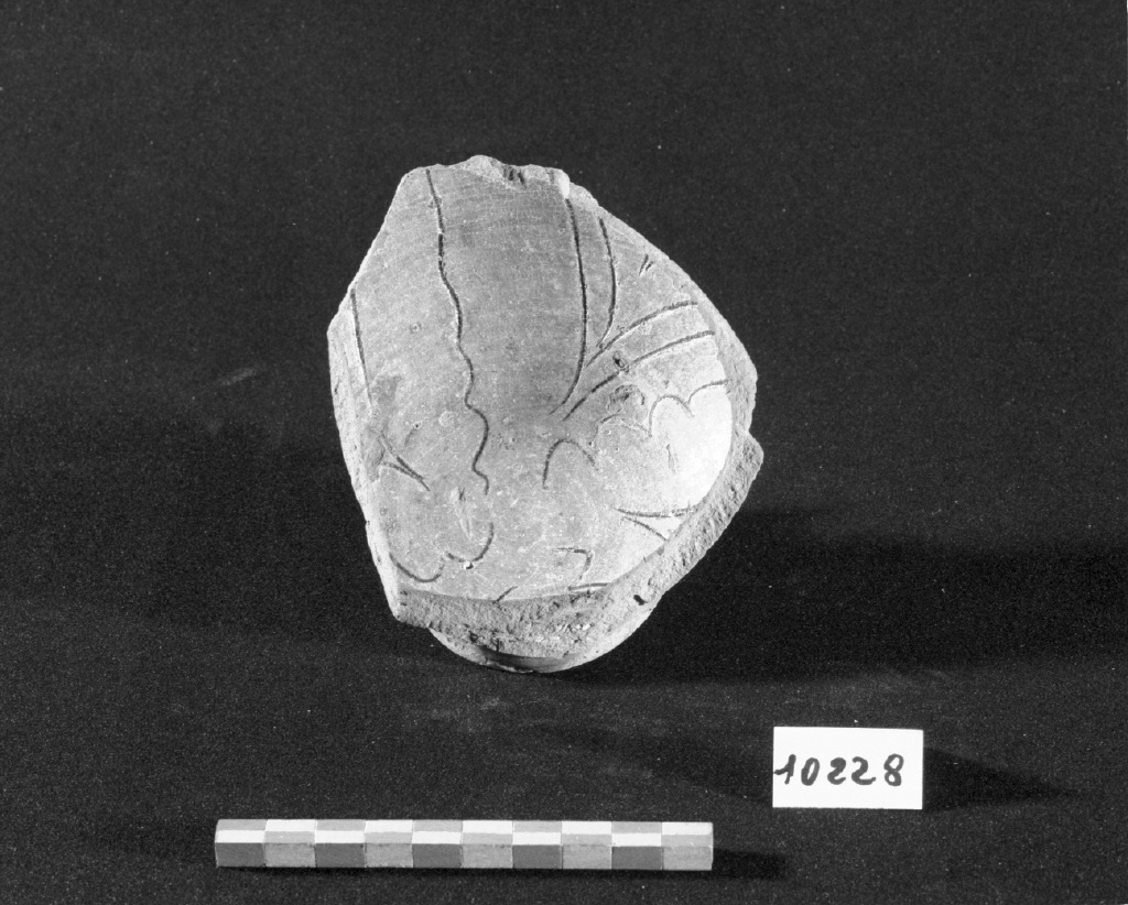 motivo decorativo (scodella, frammento) - produzione veneziana (secc. XIII/ XIV)