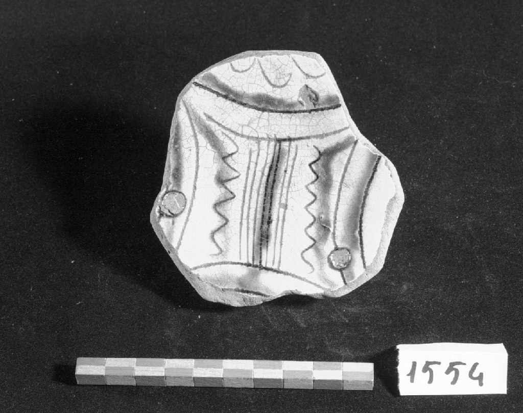 motivo decorativo geometrico (piatto, frammento) - produzione veneziana (secc. XIV/ XV)