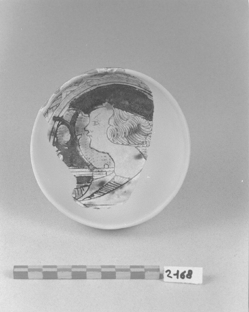 figura maschile (scodella, frammento) - produzione veneziana (secc. XV/ XVI)