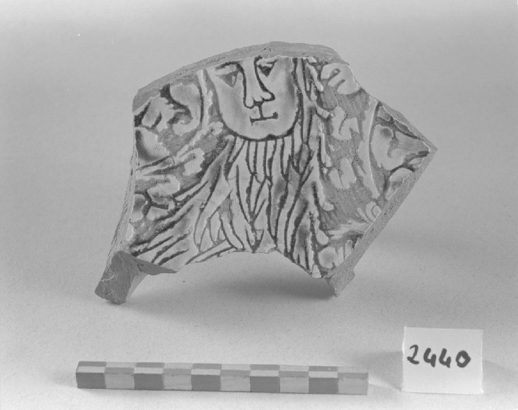 simbolo di San Marco: leone (piatto, frammento) - produzione veneziana (secc. XV/ XVI)