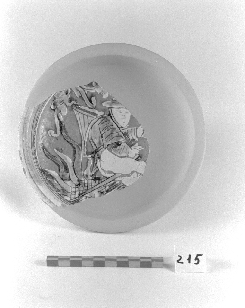 figura maschile (piattello, frammento) - produzione veneziana (seconda metà sec. XVI)