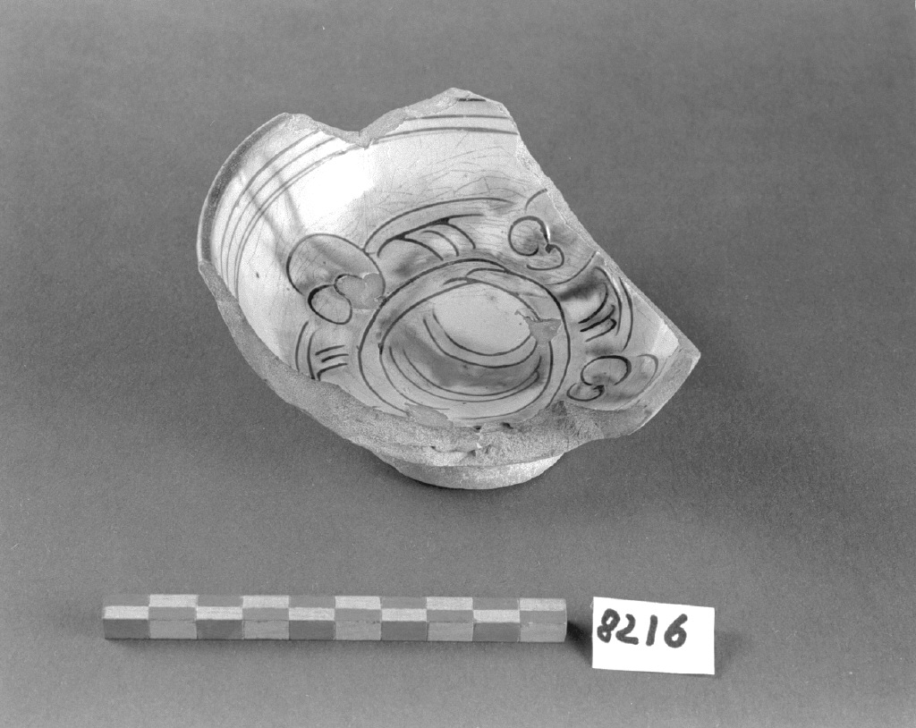 stemma gentilizio (scodella, frammento) - produzione veneziana (secc. XVII/ XVIII)