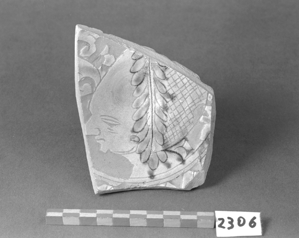 ritratto d'uomo (scodella, frammento) - produzione veneziana (secc. XVII/ XVIII)