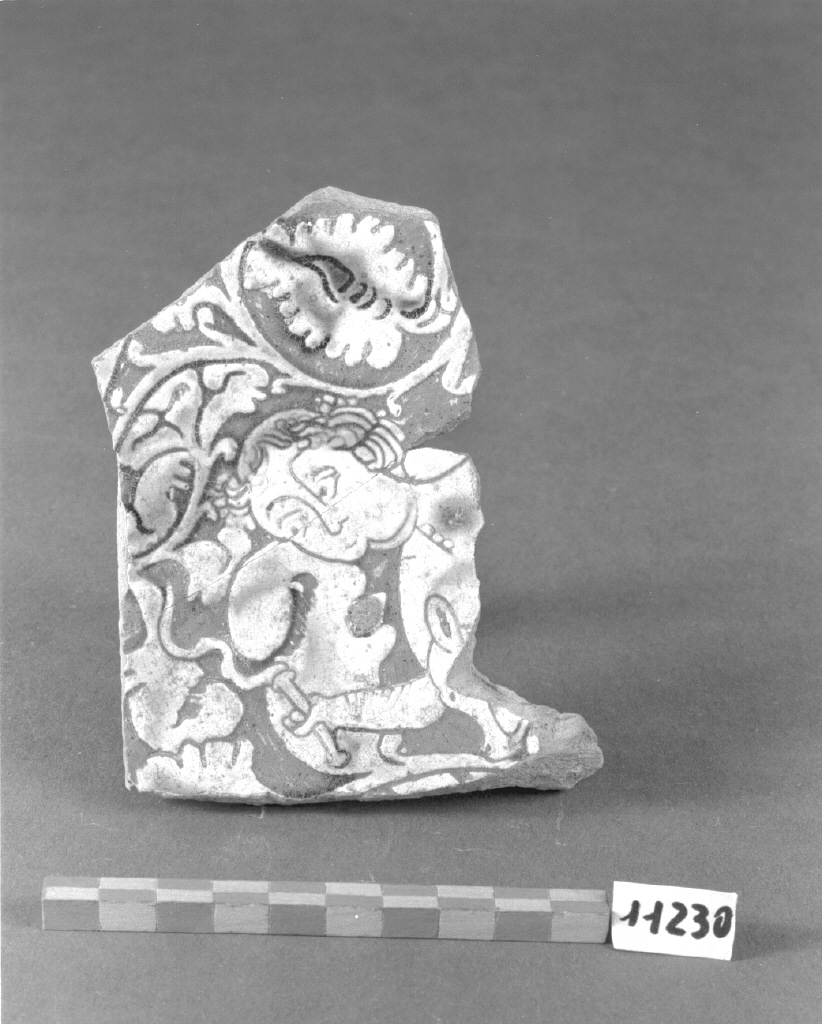 figura maschile (piatto, frammento) - produzione veneziana (secc. XV/ XVI)