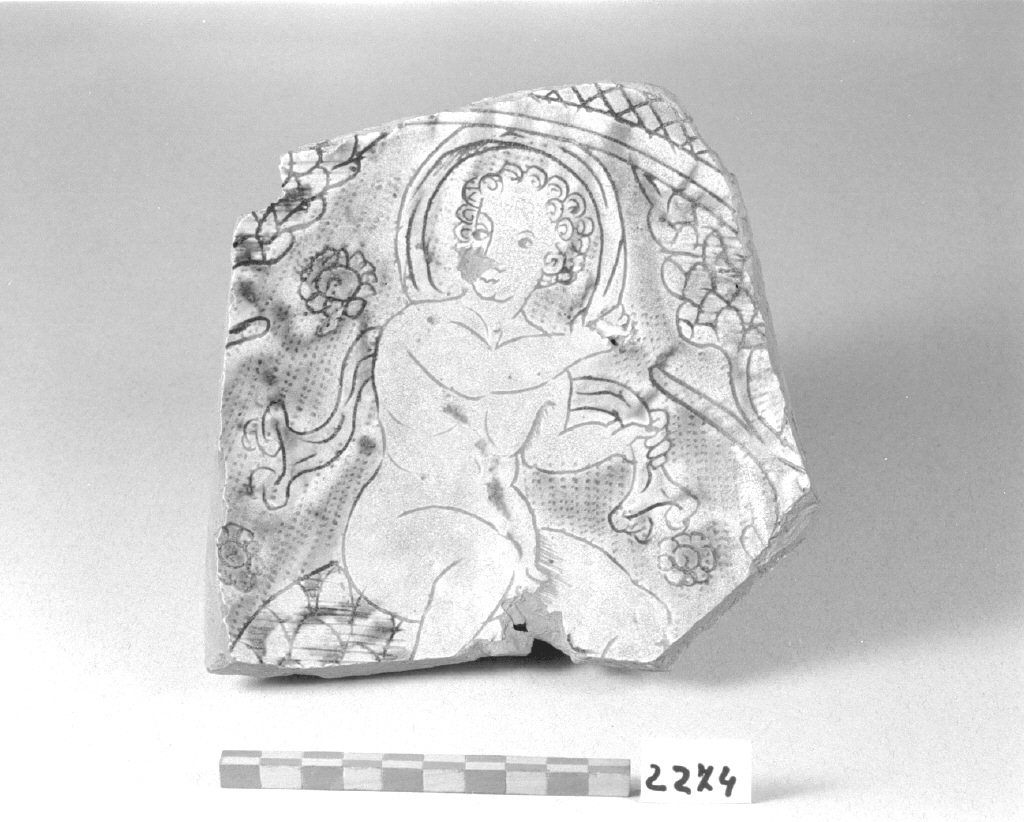 putto (piatto, frammento) - produzione veneziana (sec. XVI)