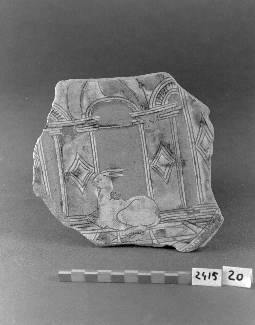 animali (piatto, frammento) - produzione veneziana (sec. XVI)