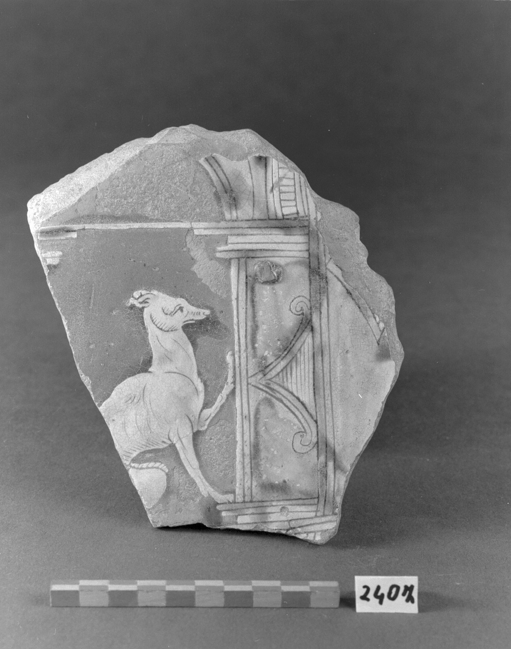 animali (piatto, frammento) - produzione veneziana (sec. XVI)