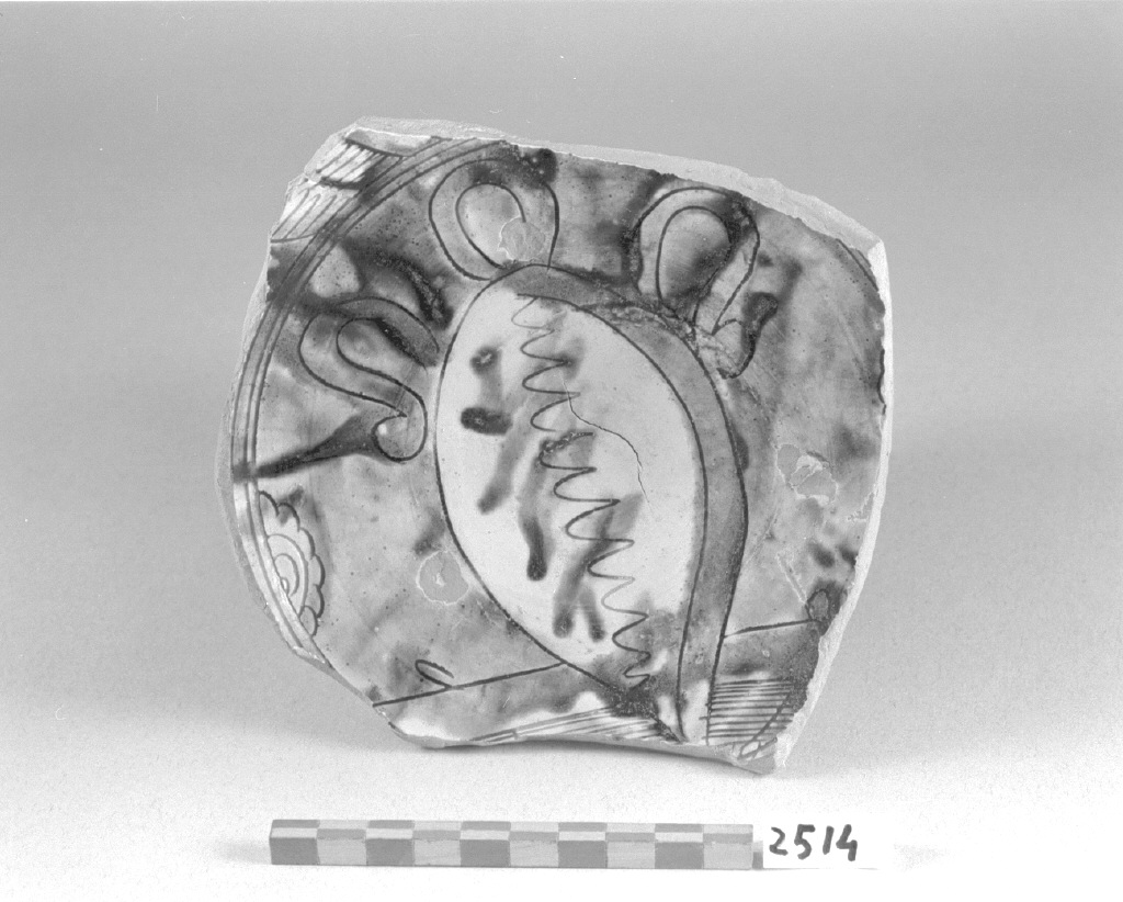 stemma gentilizio (piatto, frammento) - produzione veneziana (inizio sec. XVI)