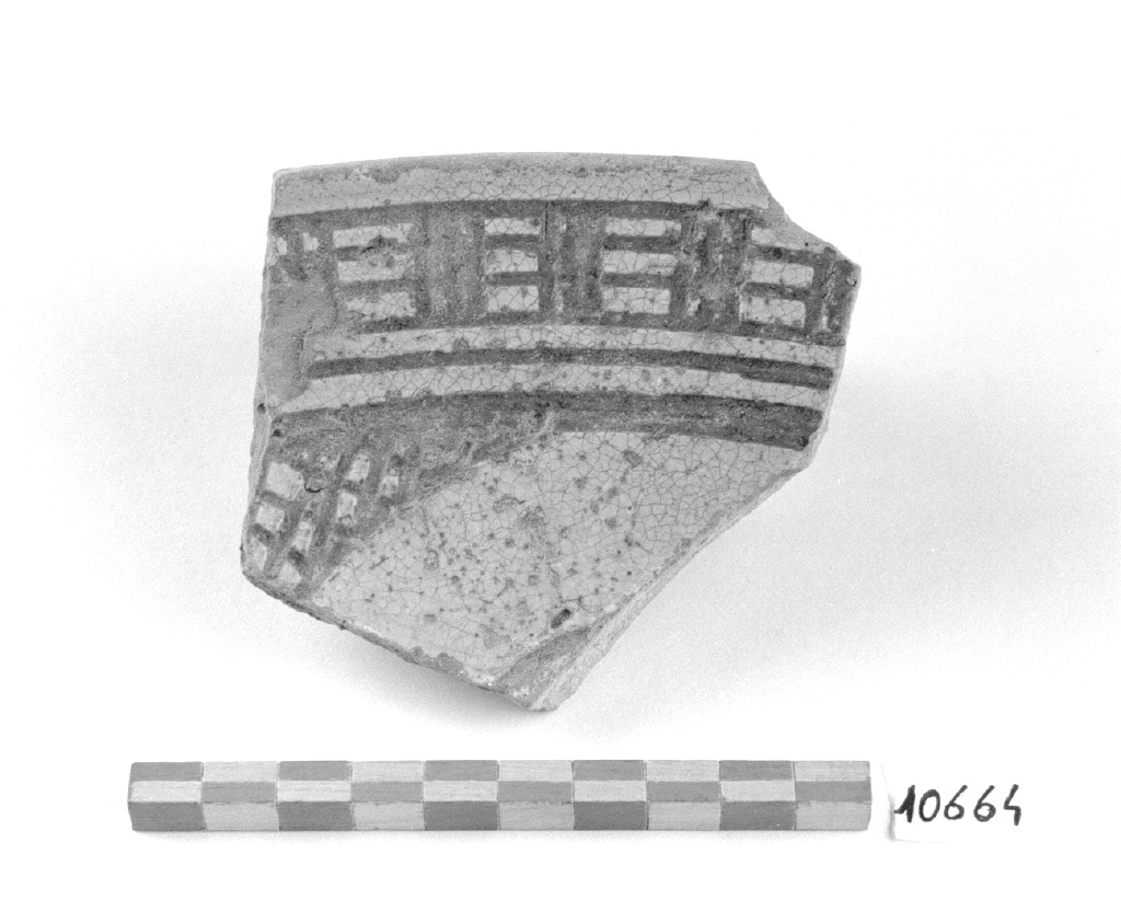 motivo decorativo geometrico (piatto, frammento) - bottega bizantina (inizio secc. XII/ XIII)