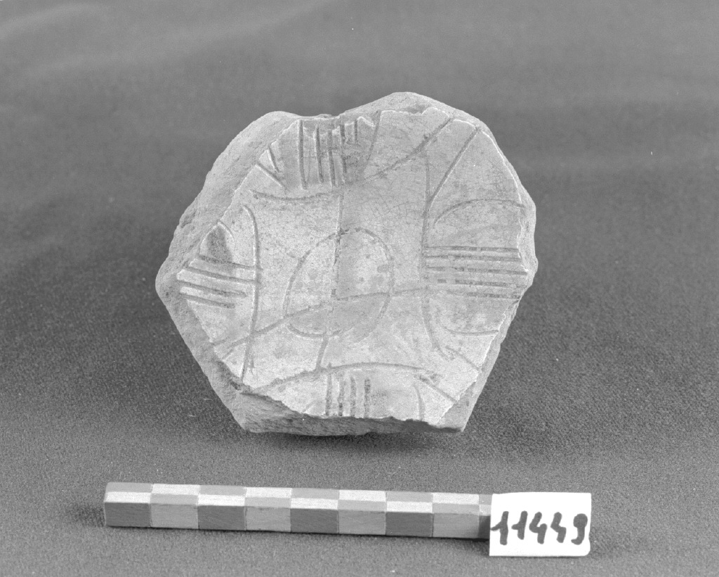 motivo decorativo geometrico (scodella, frammento) - produzione veneziana (prima metà sec. XV)