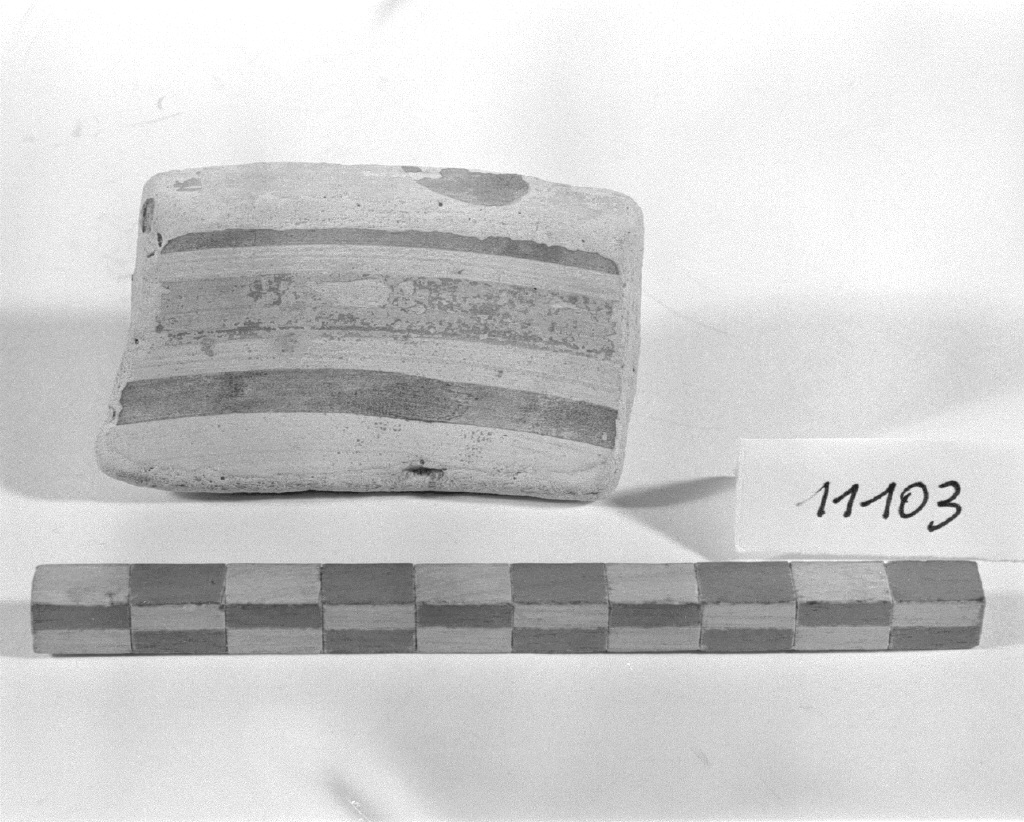 motivo decorativo geometrico (scodella, frammento) - produzione pugliese (sec. XIII)