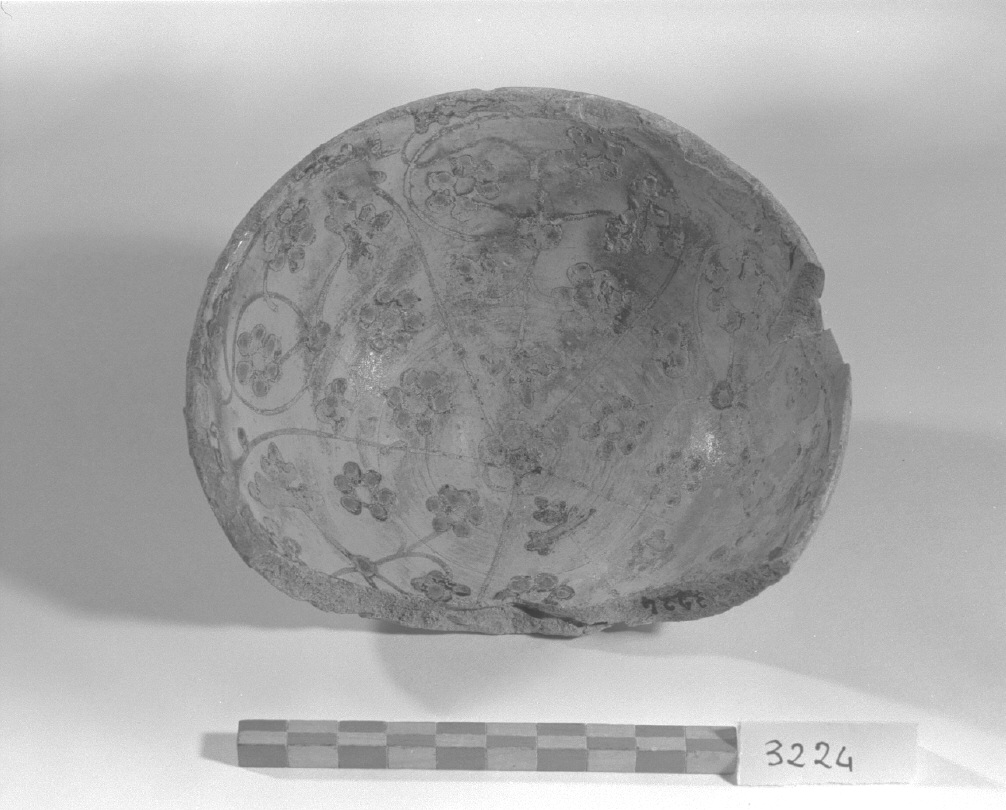 motivi decorativi floreali (ciotola, frammento) - manifattura spagnola/ Manises (prima metà sec. XV)