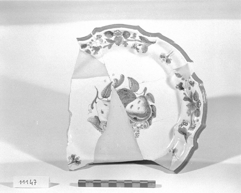 motivi decorativi vegetali (piatto, frammento) di Antonibon Pasquale (bottega) (sec. XVIII)