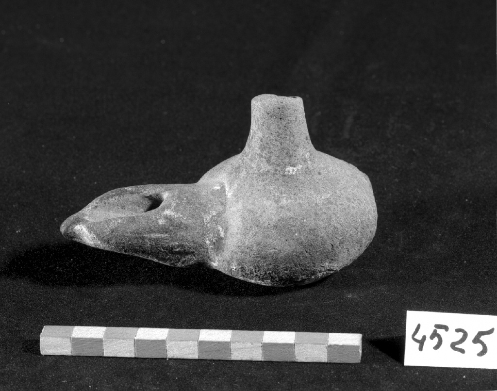 lucerna, opera isolata - produzione pugliese (sec. XIII)