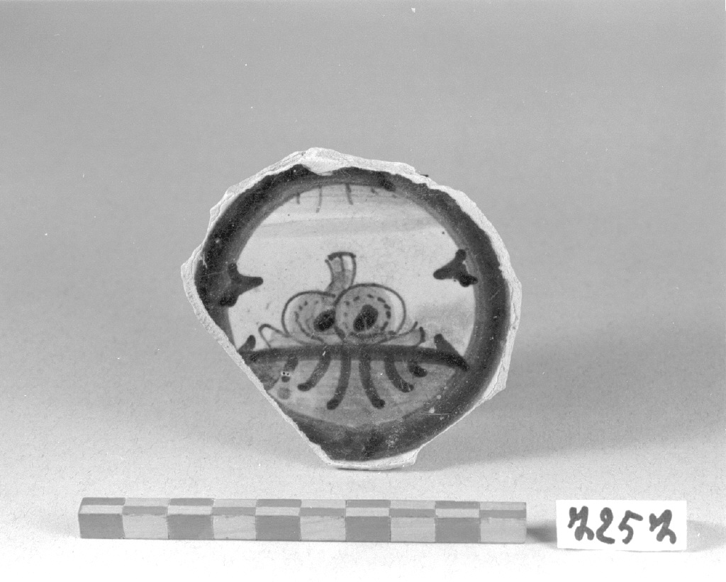 motivo decorativo (scodella, frammento) - bottega faentina (secc. XV/ XVI)