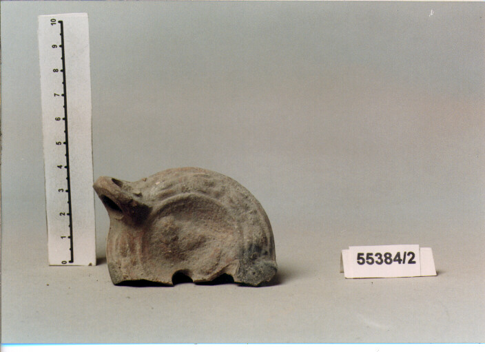 LUCERNA A BECCO CUORIFORME, DENEAUVE, TIPO VIII B (SECC. I/ III D.C)