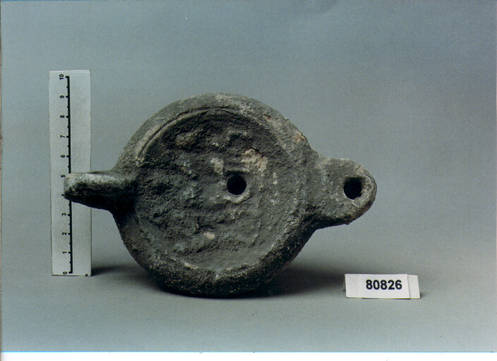 lucerna a becco arrotondato, DRESSEL, TIPO XIX (SECC. I/ III D.C)