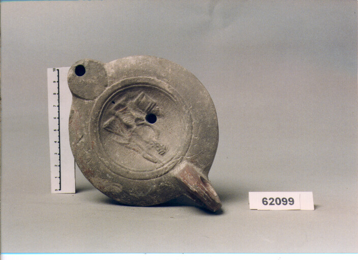 lucerna a becco arrotondato, DRESSEL, TIPO 17 (SECC. I/ III D.C)