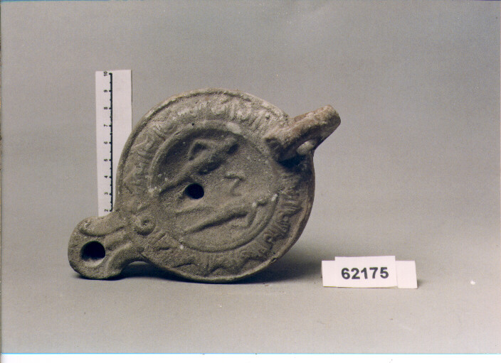 LUCERNA A SEMIVOLUTE (SECC. I/ II D.C)