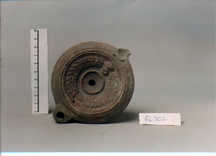 lucerna a becco arrotondato, DRESSEL, TIPO 20 (SECC. I/ II D.C)