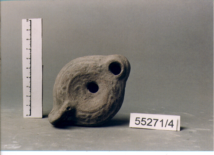 lucerna a becco arrotondato, DRESSEL TIPO 27-28 (SECC. I/ III D.C)