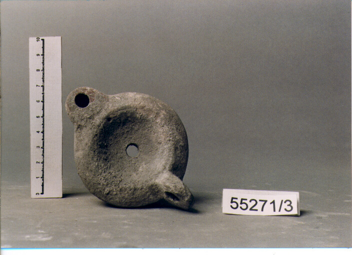 lucerna a becco arrotondato, DRESSEL 24 (SECC. I/ III D.C)