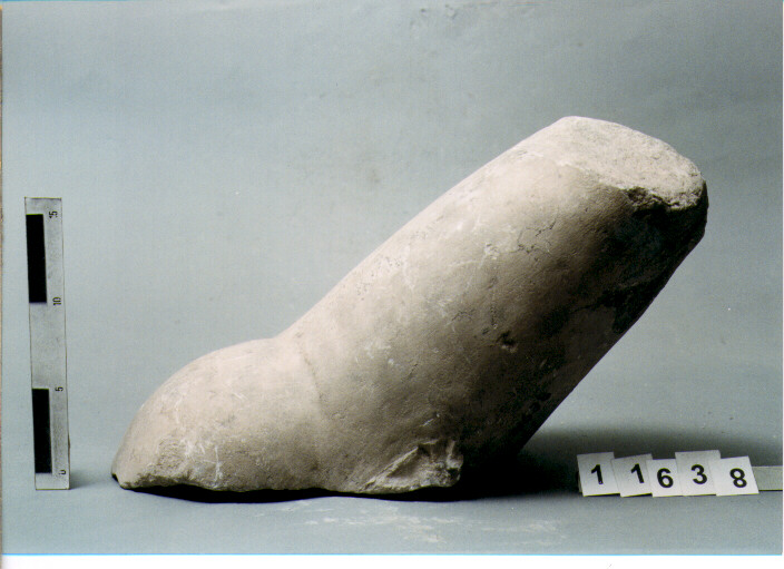 statua/ gamba (SECC. III A.C. / IV D.C)