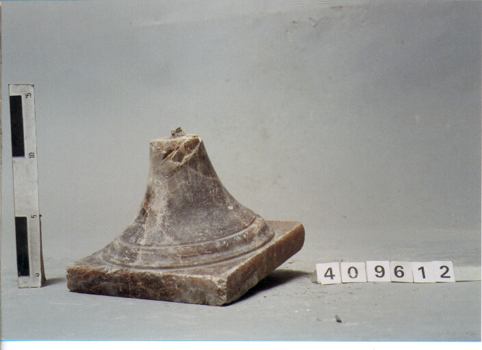 BASE (SECC. XVI/ XIX D.C)