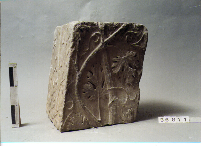 PILASTRO (SECC. III A.C. / IV D.C)