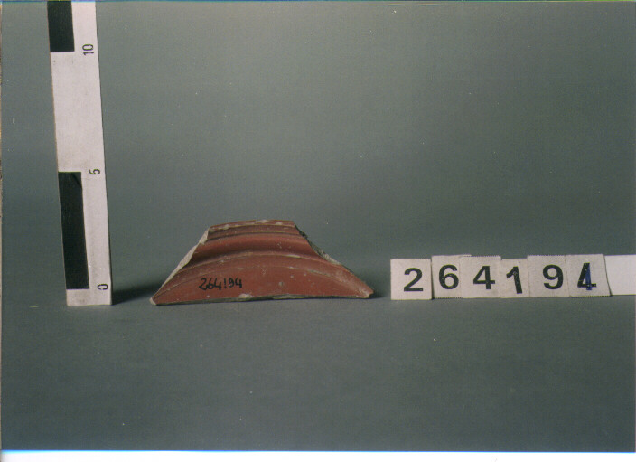 PIATTO/ FORMA PARZIALMENTE RICOSTRUIBILE (SECONDA META'- FINE SECC. I A.C./ I D.C)