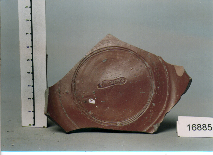 coppa/ forma parzialmente ricostruibile (secc. IV/ I a.C)