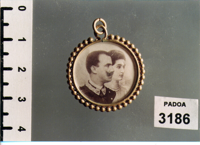 FOTO RITRATTO (SEC. XIX D.C)