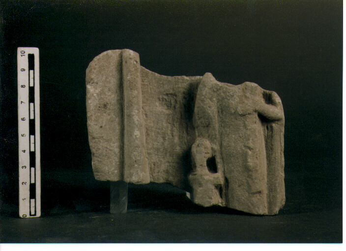 Stele votiva/ frammento