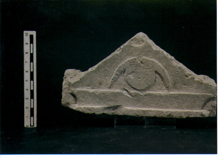 Stele votiva/ frammento