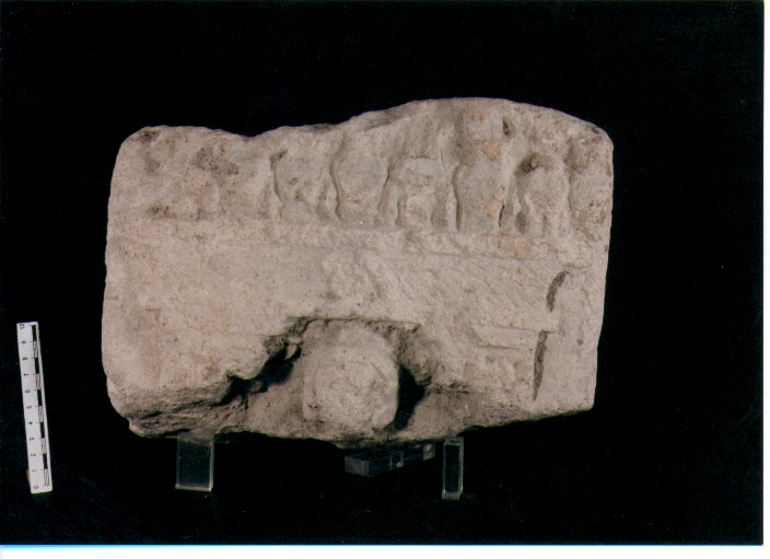 Stele votiva/ frammento