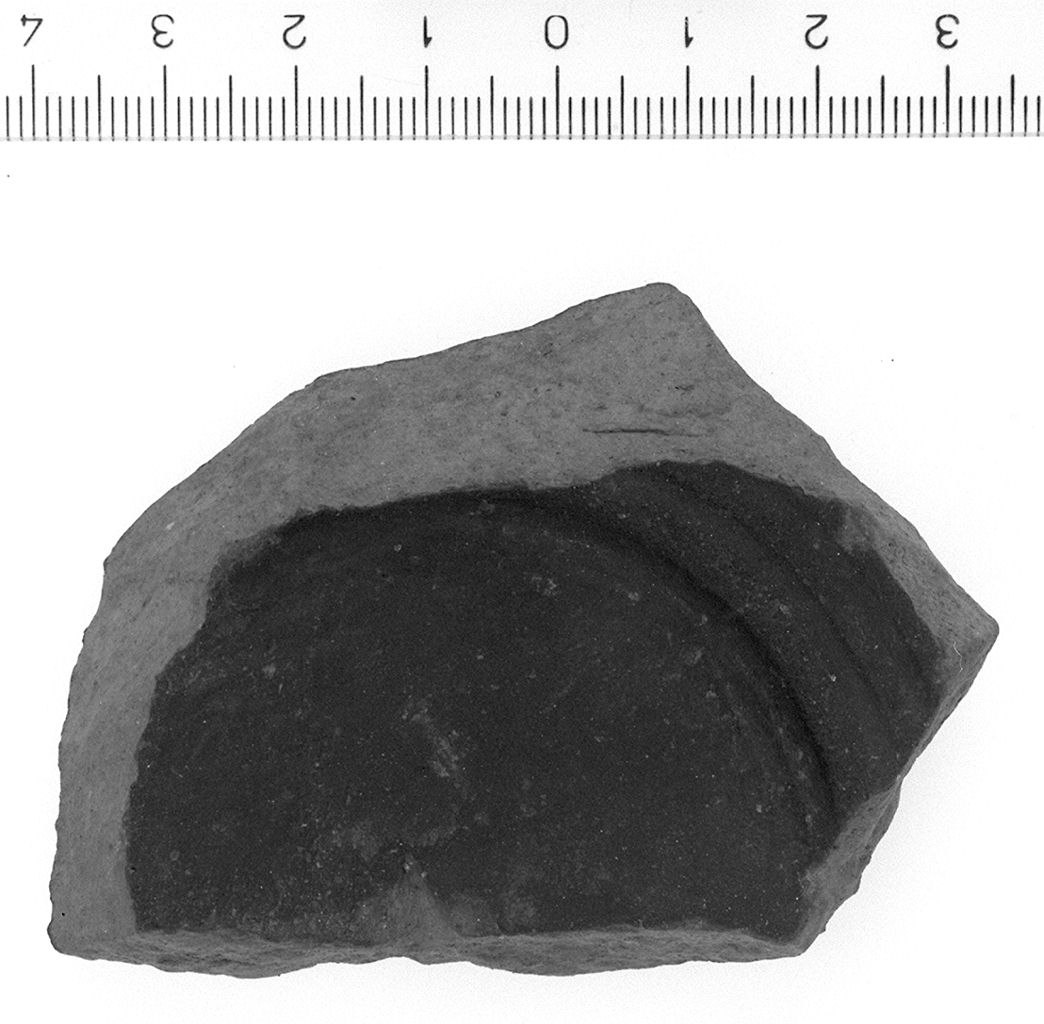 piattello su piede/ vasca (sec. VI a.C)