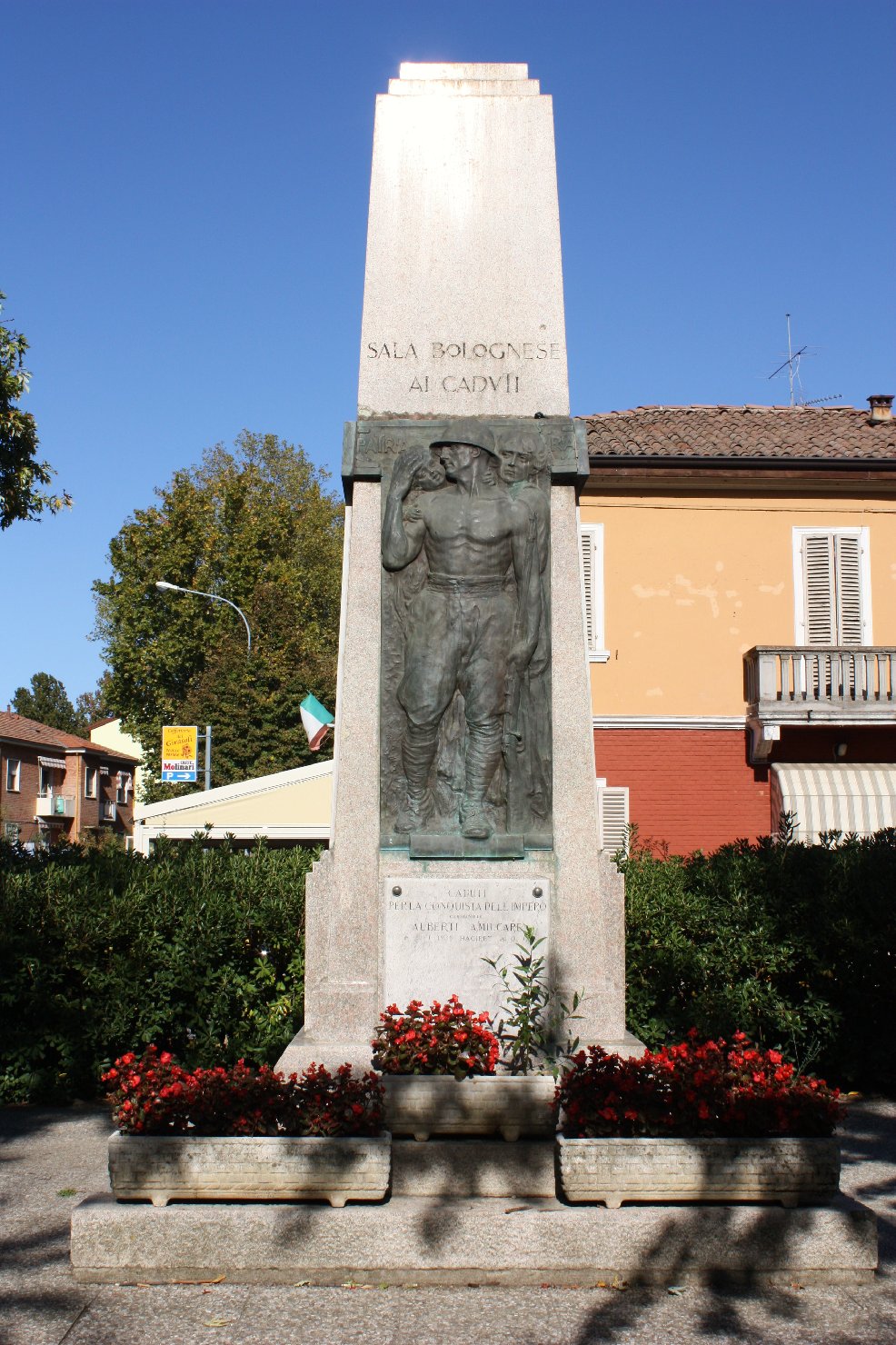 il commiato del soldato dalla sua famiglia (monumento ai caduti - a cippo) di Borghesani Alfonso (sec. XX)