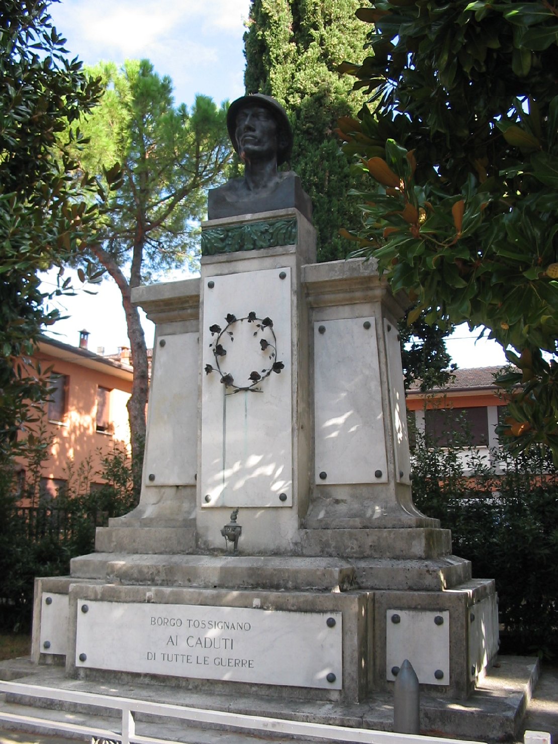 figura di soldato: fante (monumento ai caduti - ad erma) di Casalini Giuseppe (sec. XX)