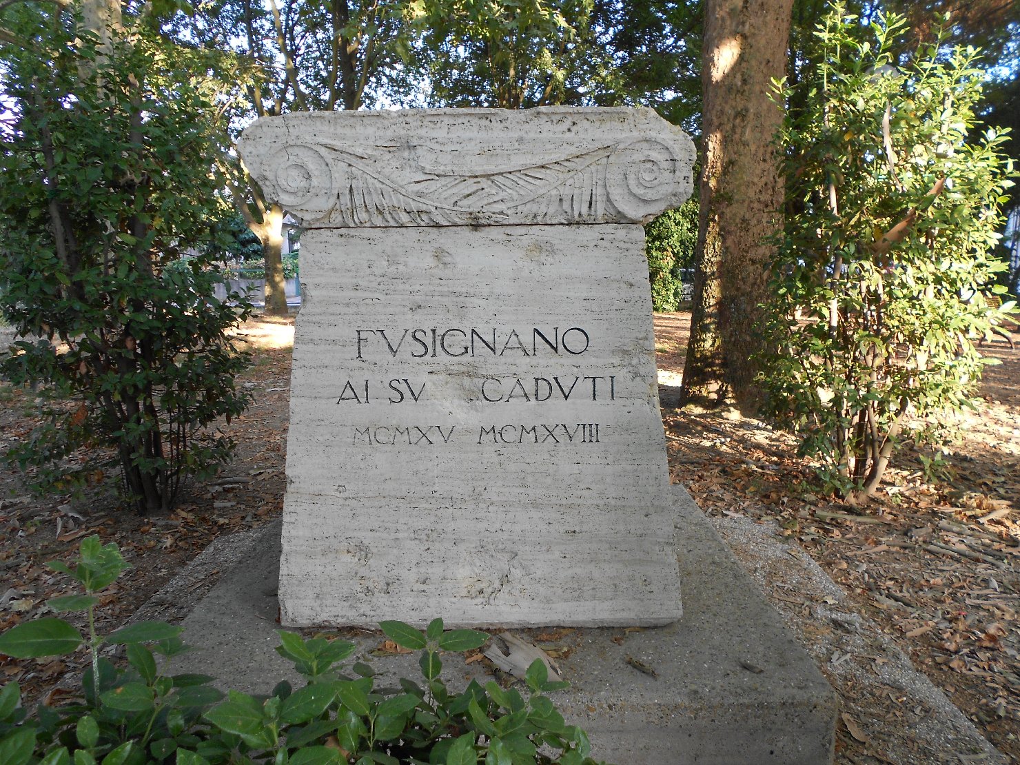 monumento ai caduti - ad ara, elemento d'insieme di Drei Ercole (sec. XX)