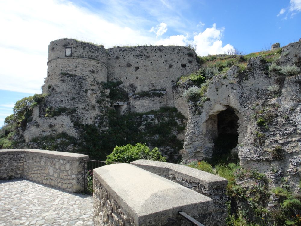 Ruderi del Castello Normanno (castello, normanno) - Gerace (RC) 