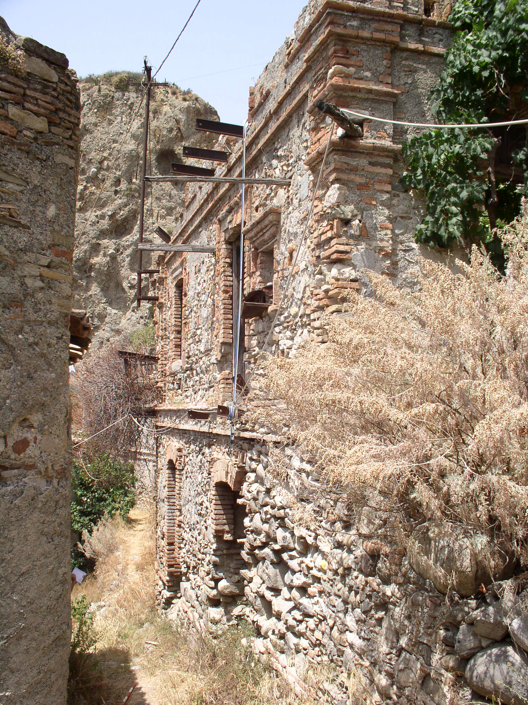 part. 317 - 318 (casa) - Melito di Porto Salvo (RC) 