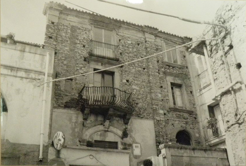Palazzo Chitti (palazzo, privato) - Nicotera (VV)  (XXI)