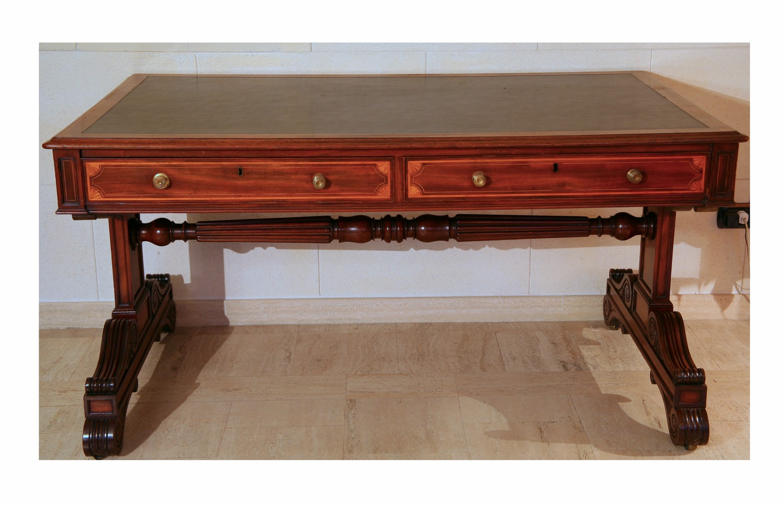 tavolo - ambito italiano (prima metà sec. XX)