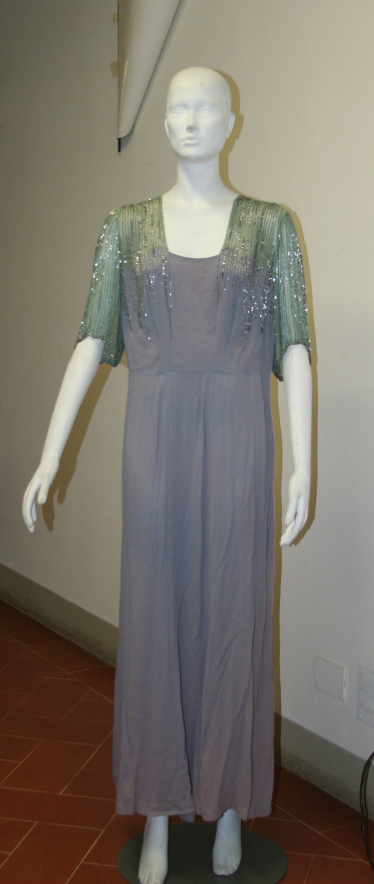 abito, opera isolata di Weathered Martha (terzo quarto sec. XX)