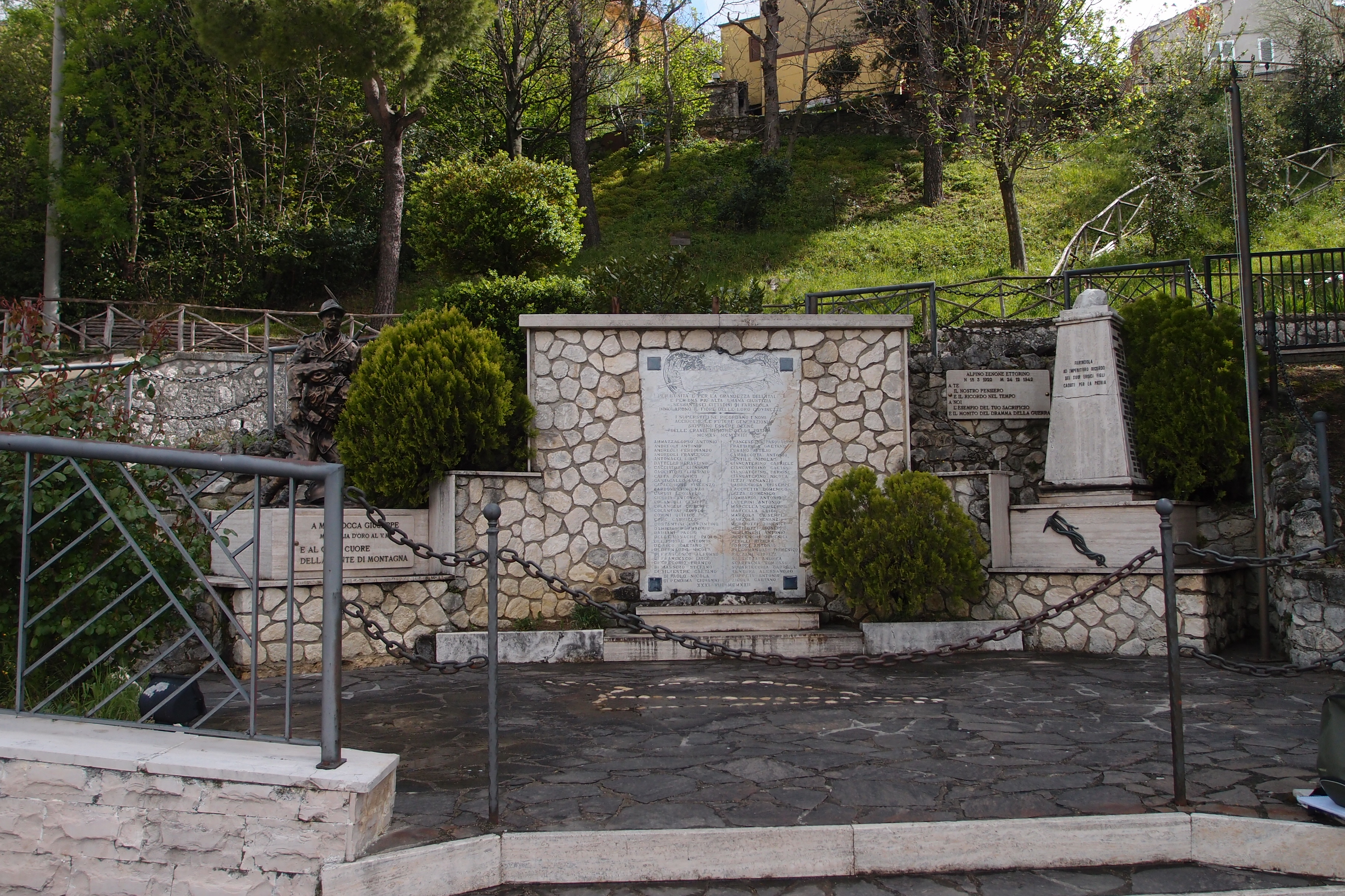 lapide commemorativa ai caduti - ambito abruzzese (sec. XX)