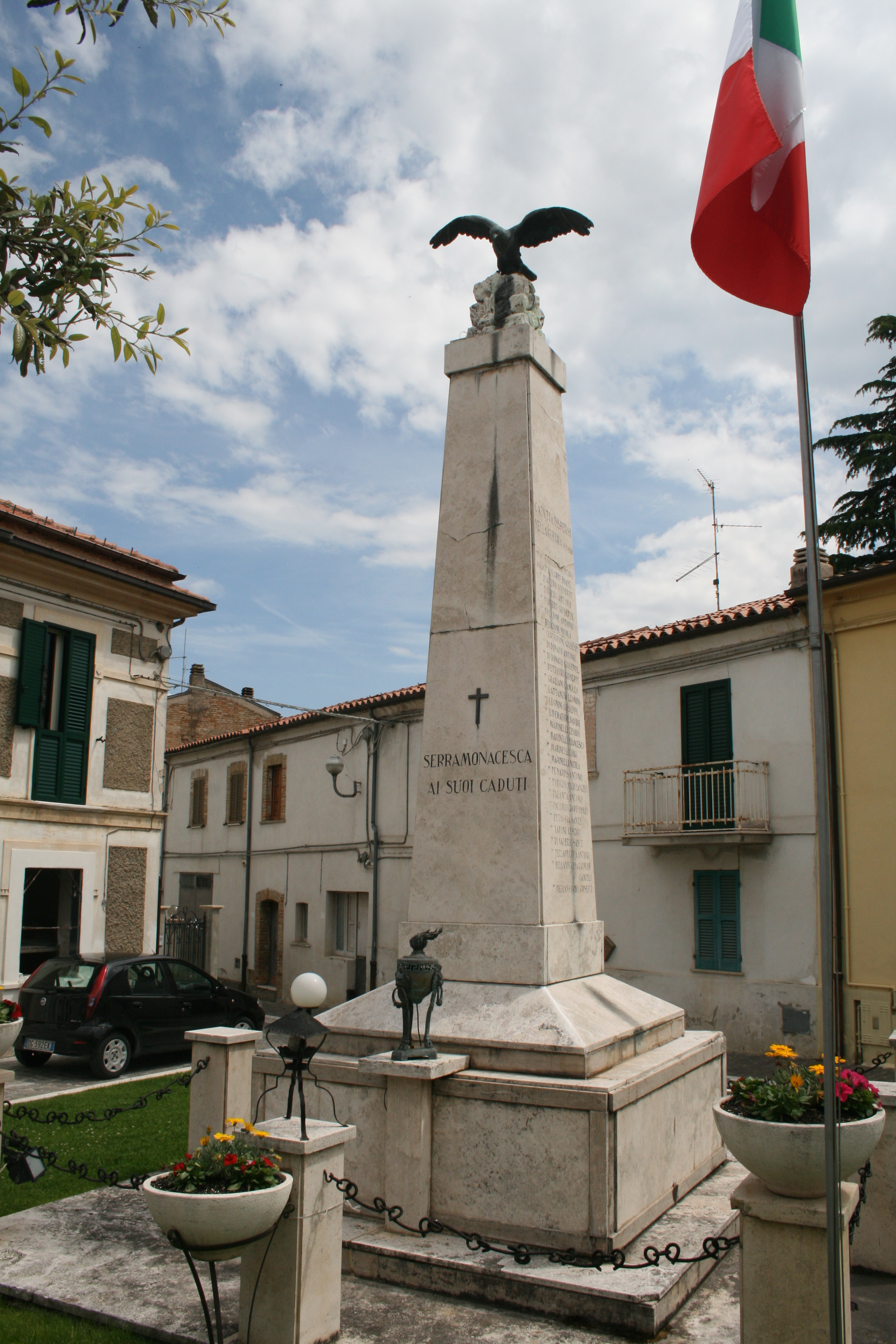 Monumento ai caduti, Allegoria della Vittoria come aquila (monumento ai caduti - ad obelisco) - ambito abruzzese (sec. XX)