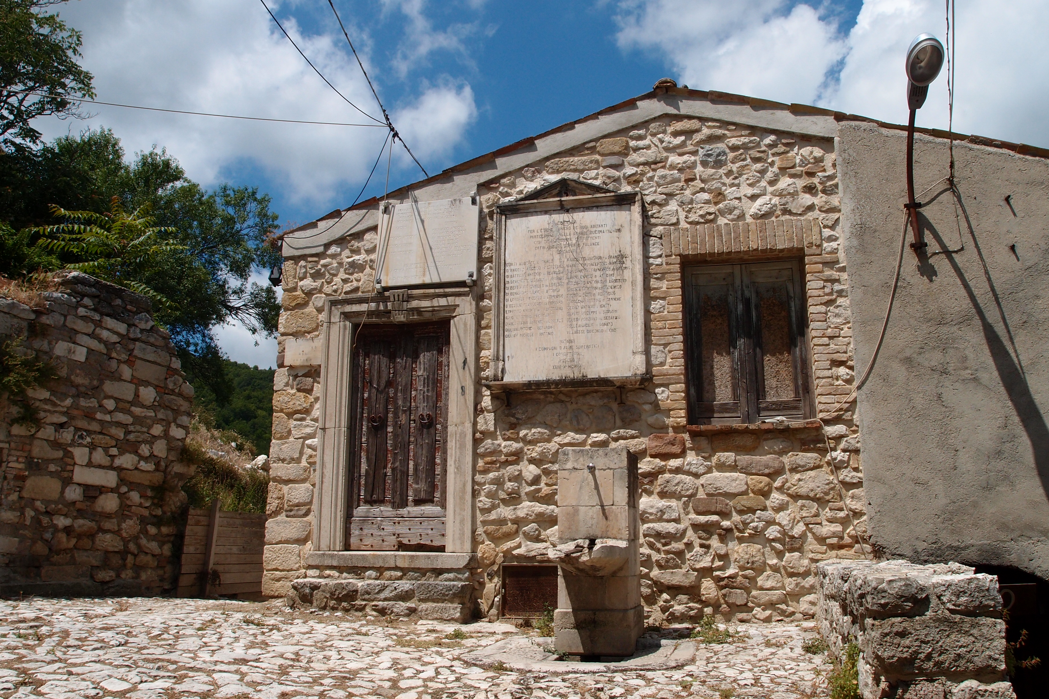 lapide commemorativa ai caduti - ambito abruzzese (sec. XX)