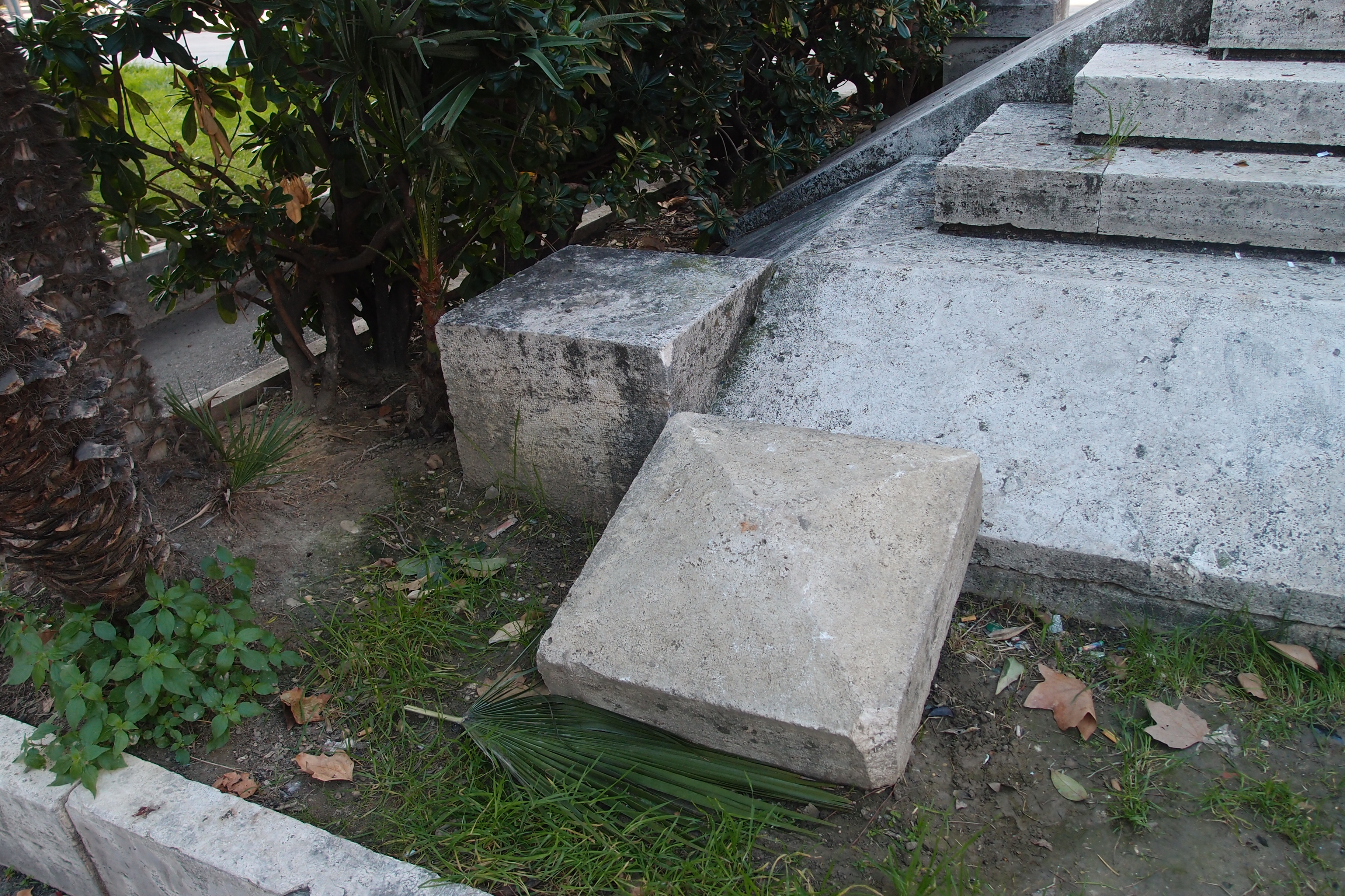 monumento ai caduti - ad obelisco di Tamagnini Torquato (sec. XX)