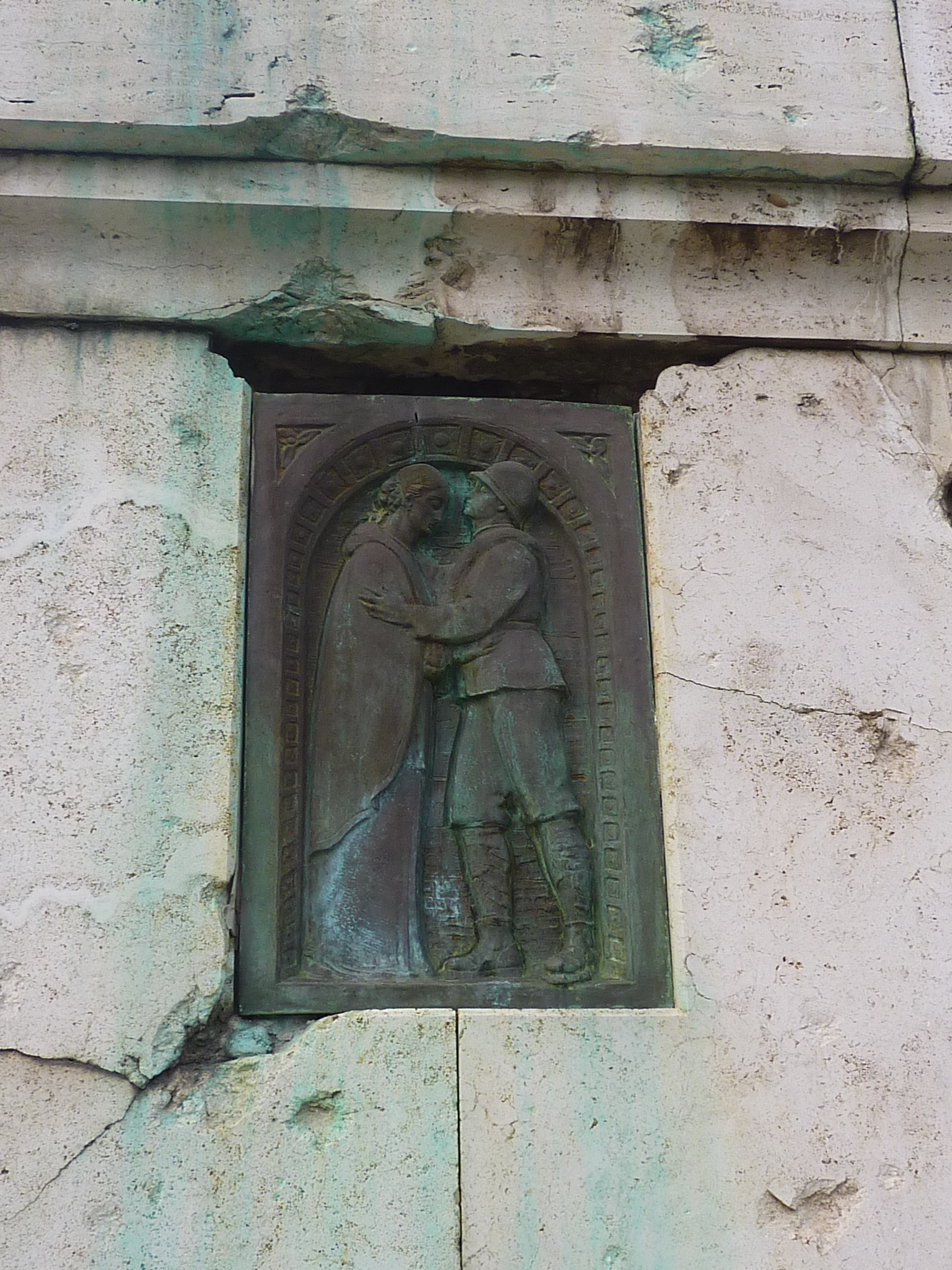 Monumento ai caduti, Allegoria del soldato come eroe antico portatore di pace (monumento ai caduti - a cippo) di Costanzo Guido - ambito abruzzese (sec. XX)