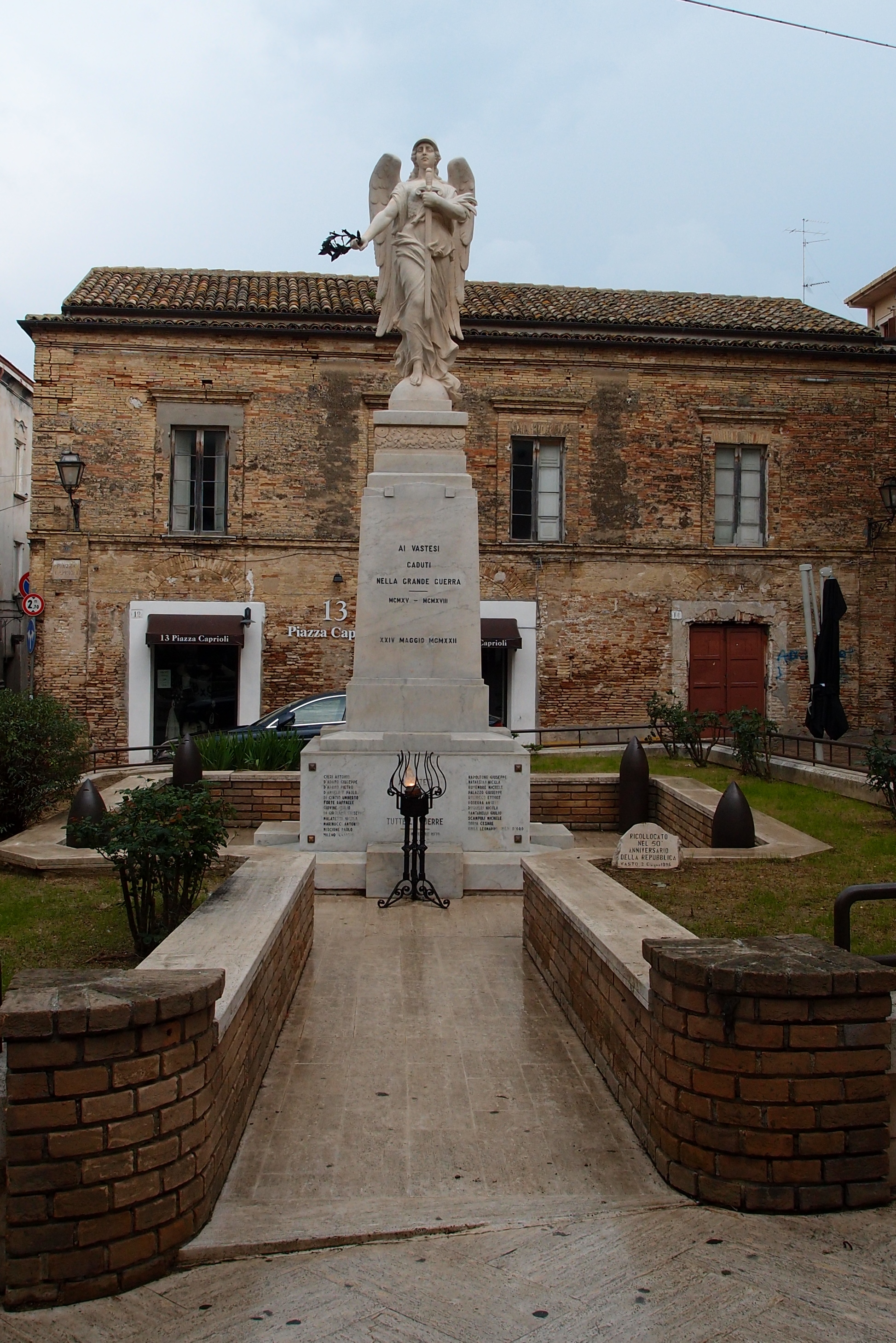 monumento ai caduti, San Michele Arcangelo (monumento ai caduti - a cippo) di Remedi Enrico (sec. XX)